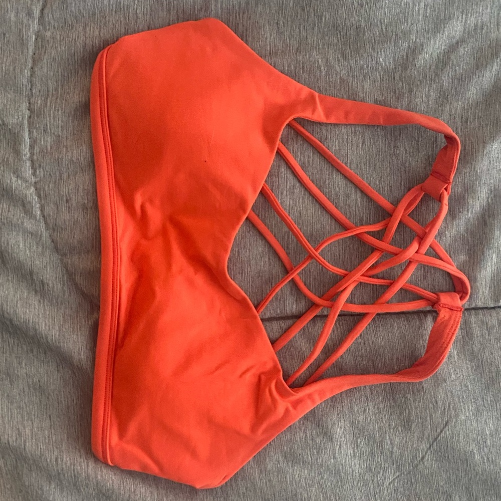 Yoga Free to be Wild Lululemon sports bra great condition